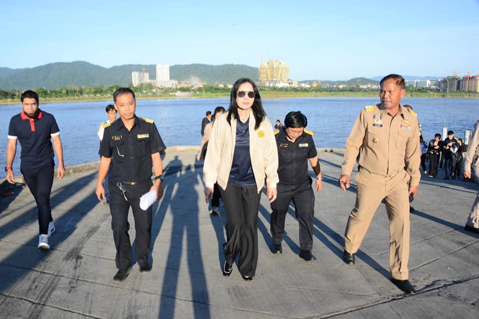 ติดตามและให้กำลังใจในการทำงานของเจ้าหน้าที่ประจำด่าน