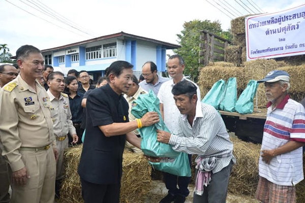 รมว.เกษตรฯลงพท.ติดตามสถานการณ์น้ำเมืองนครศรีฯ