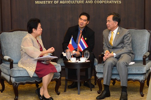 เอกอัครราชทูตฟิลิปปินส์เยี่ยมคารวะรัฐมนตรีว่ากระทรวงเกษตรและสหกรณ์
