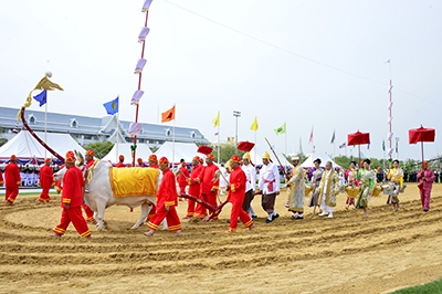 พระราชพิธีพืชมงคลจรดพระนังคัลแรกนาขวัญ