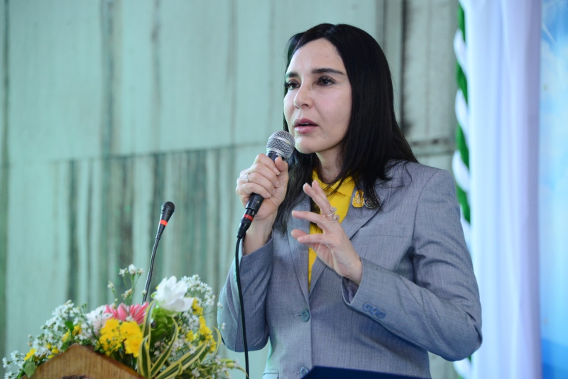 ​รมช.มนัญญาเยี่ยมชมกระบวนการผลิตแบริเออร์