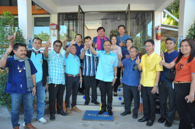 ‘รมช.ประภัตร’เร่งหาแนวทางลดต้นทุนอาหารสัตว์ปีกหนุนสร้างรายได้ให้เกษตรกร