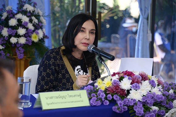 รมช.มนัญญาลงพื้นที่ติดตามการดำเนินงานศูนย์วิจัยเกษตรหลวงเชียงใหม่