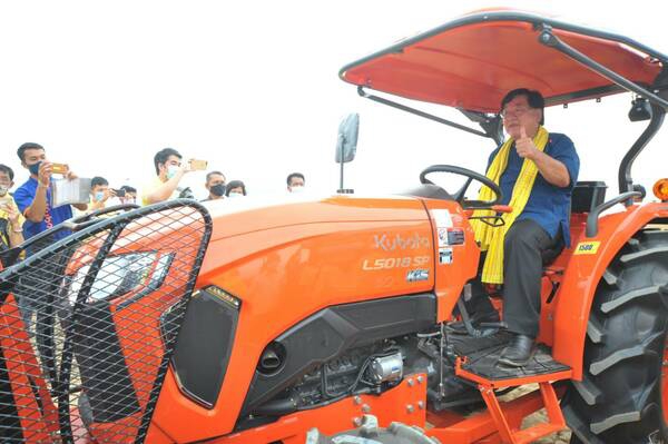 ‘รมช.ประภัตร’คิกออฟเปิดแปลงนาอัจฉริยะ