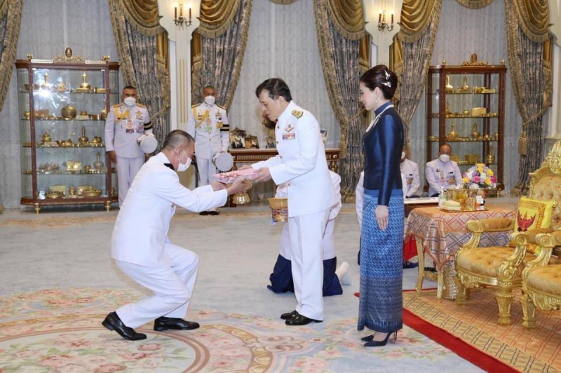 ในหลวง-พระราชินีพระราชทานพระบรมราชวโรกาสให้