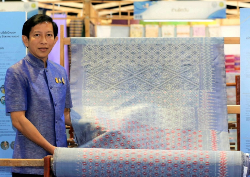 กรมหม่อนไหมชู90ลายผ้าอัตลักษณ์ของเกษตรกรสมาชิกศิลปาชีพ