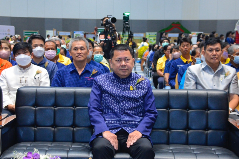 ปลัดเกษตรฯยกขบวนเทคโนโลยีการผลิตข้าว