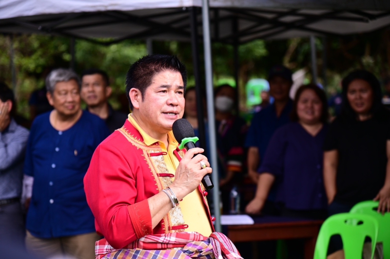 รมว.เกษตรฯ“ธรรมนัส”ลุยโคลนพบเกษตรกรภาคเหนือ