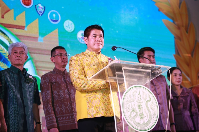 รมว.ธรรมนัสเปิดงานเทศกาลข้าวหอมมะลิโลก