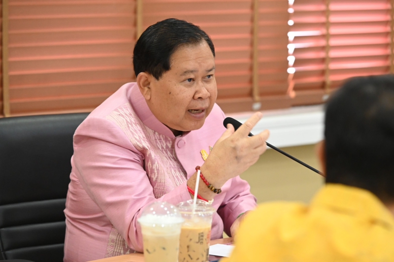 รมช.ไชยาหารือกรมปศุสัตว์ลดต้นทุนอาหารสัตว์