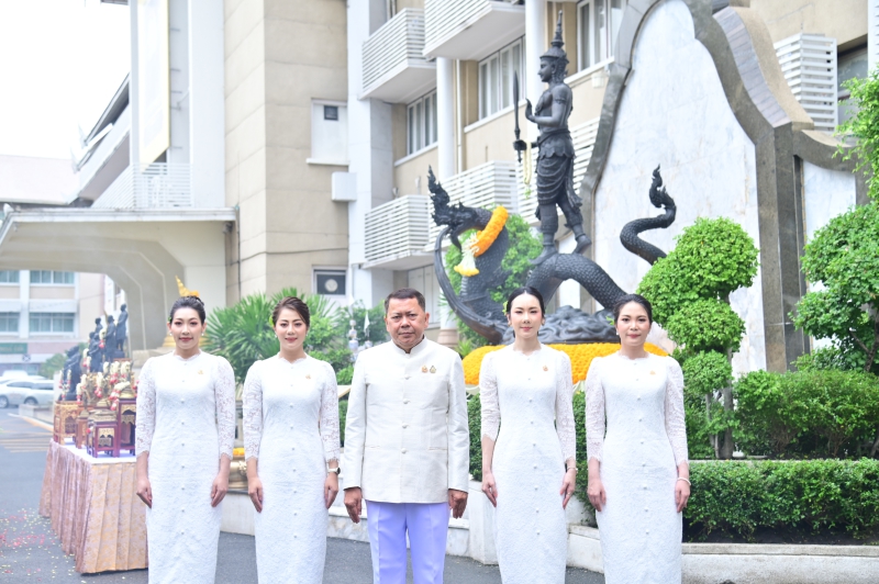 ก.เกษตรฯ จัดพิธีบวงสรวงบูรพกษัตริย์ องค์พระพิรุณทรงนาค และสิ่งศักดิ์สิทธิ์ประจำกระทรวงฯ เพื่อความเป็นสิริมงคล ก่อนงานพระราชพิธีพืชมงคลจรดพระนังคัลแรกนาขวัญ ประจำปี 2568    