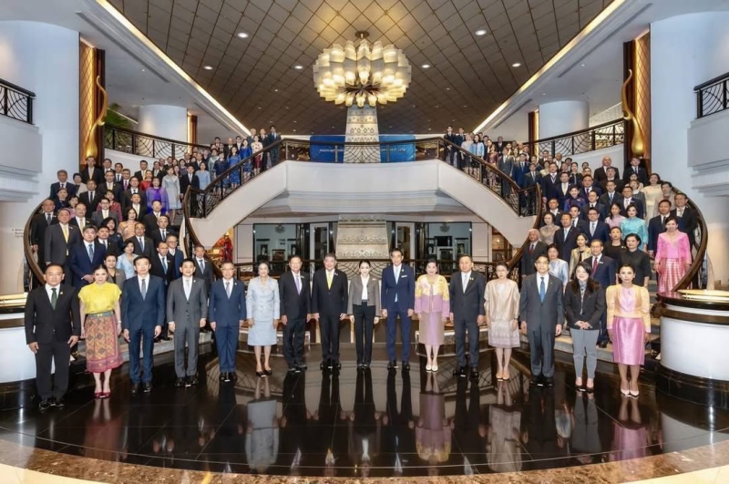 “ผู้ช่วยปลัดพรเทพ”