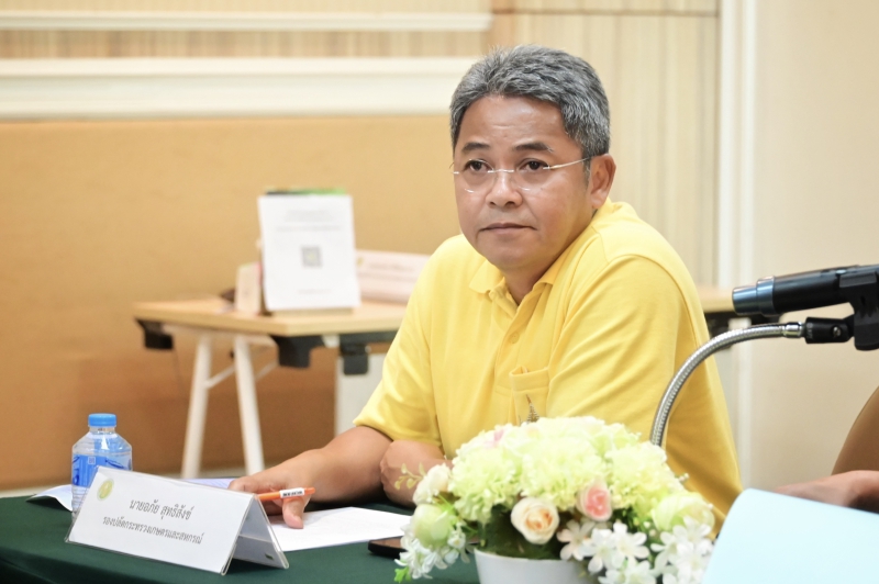 ร่วมประชุมรับฟังปัญหาจากกลุ่มอาสาเครือข่ายคนรักแม่กลอง...