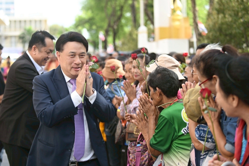 “รมช.นเรศ” รับฟังปัญหากลุ่มสมัชชาเกษตรกรภาคอีสานและสมาพันธ์เกษตรกรอีสาน สั่งเร่งเดินหน้าแก้ไข...