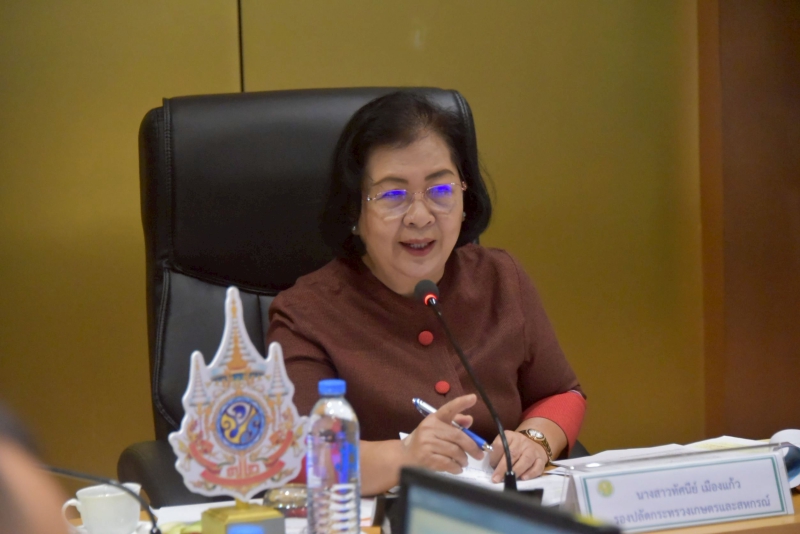 รองปลัดฯทัศนีย์ประชุมเตรียมความพร้อมการจัดงานถวายผ้าพระกฐินพระราชทาน