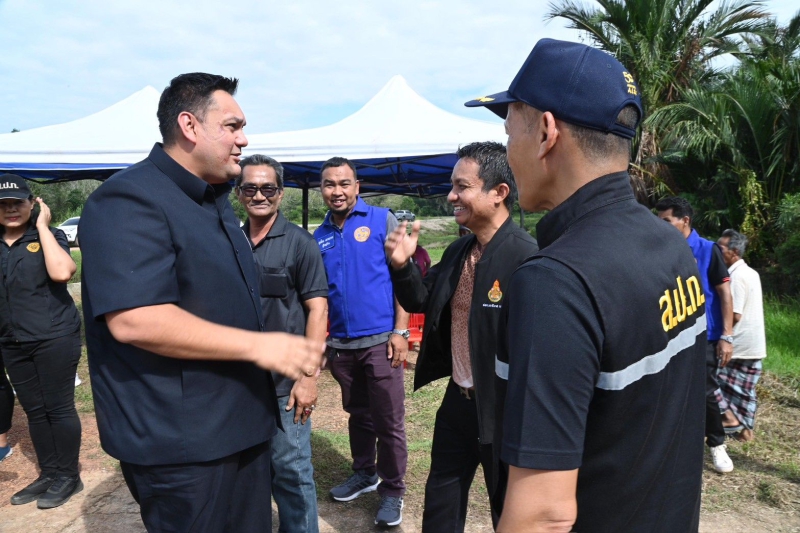 “รมช.อามินทร์”ลงพื้นที่ตากใบ เร่งก่อสร้างถนนเข้าแปลง ส.ป.ก. หนุนคมนาคมเกษตร ลดต้นทุน เพิ่มความมั่นคงเกษตรกร...