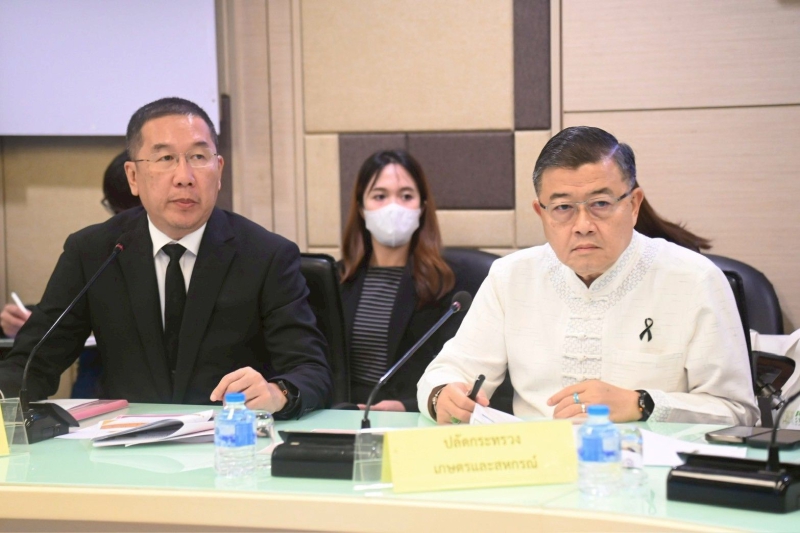 ปลัดเกษตรฯ ร่วมประชุมคณะกรรมการพืชน้ำมันและน้ำมันพืช กำหนดทิศทางเปิดตลาด - นำเข้า       สินค้าถั่วเหลืองและมะพร้าว ย้ำ! ต้องไม่กระทบเกษตรกร