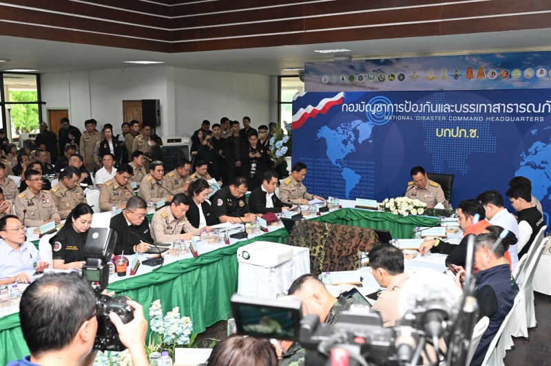 “สุริยะ - ปิยะรัฐชย์” รุกปฏิบัติการฝนหลวง สยบวิกฤตไฟป่า-ฝุ่นเชียงใหม่ พร้อมชูเกษตรสีเขียวสร้างรายได้ยั่งยืนคืนลมหายใจให้...