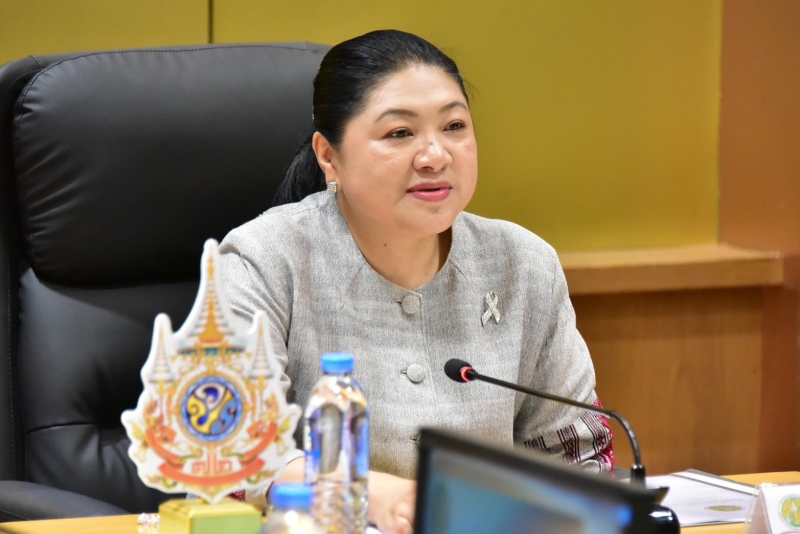 รองปลัดฯนฤมลประชุมเตรียมจัดงานเทิดพระเกียรติ