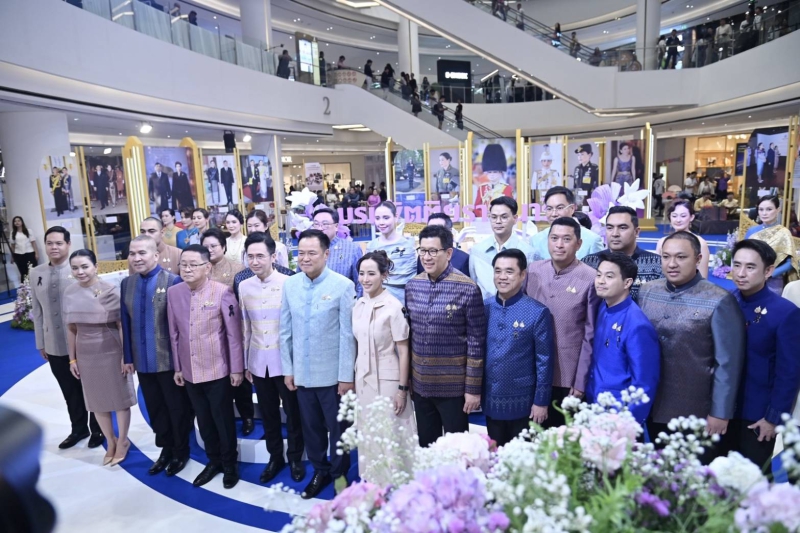 3 รัฐมนตรีเกษตรฯ ร่วมพิธีเปิดนิทรรศการเฉลิมพระเกียรติ เนื่องในโอกาสพระราชพิธีมหามงคลเฉลิมพระชนมพรรษา...