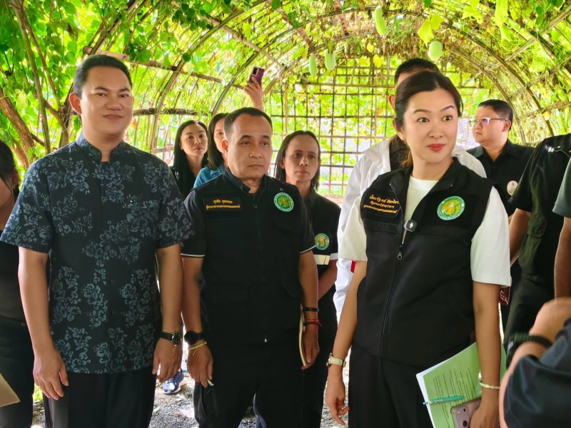 นายสุรชัย ยุทธชนะ ผู้ตรวจราชการกระทรวงเกษตรและสหกรณ์ ลงพื้นติดตามรัฐมนตรีช่วยว่าการกระทรวงเกษตรและสหกรณ์ (นางสาวปิยะรัฐชย์ ติยะไพรัช) ตรวจราชการในพื้นที่จังหวัดภูเก็ต พังงา และจังหวัดกระบี่