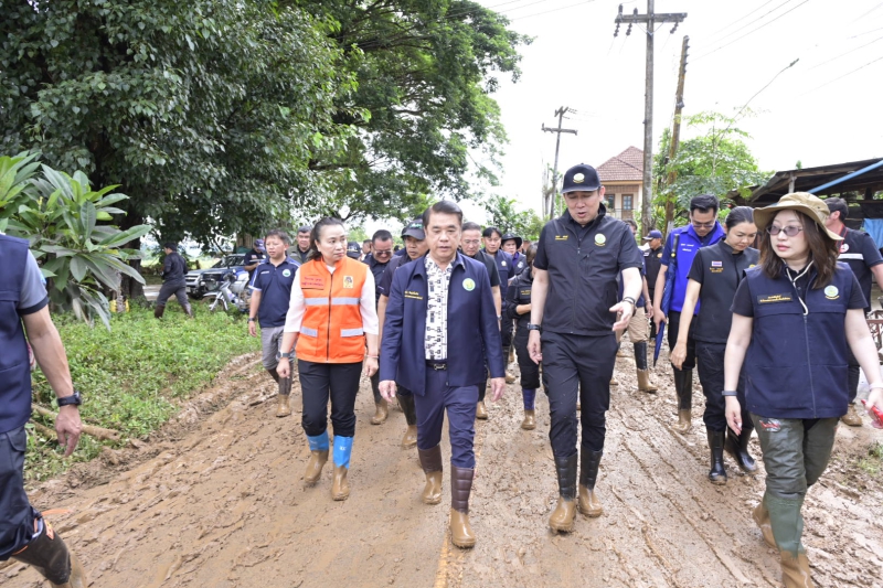 “สุริยะ” รับลูก “อนุทิน” ลงน่านเร่งด่วน สั่งชลประทานล้างโคลน-สูบน้ำ ฟื้นพื้นที่น้ำท่วมคืนประชาชน