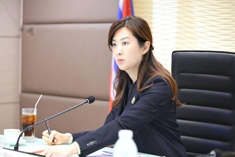 "รมช.ปิยะรัฐชย์" นั่งประธาน คพช. โชว์ผลงาน 3 ปี ดันศูนย์ CDC ทั่วไทยเชื่อมโยงผลผลิตสู่ตลาด พร้อมผนึกทุกภาคส่วนลุย (ร่าง) แผนพัฒนาฯ ฉบับที่ 6