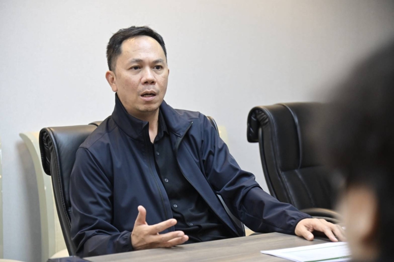 ‘เลขา รมว.เกษตรฯ’ ลั่น แทร็คเตอร์ EV คันละ 16 ล้านไม่จริง! เพราะถ้าราคานี้ตัวเองก็รับไม่ได้ ย้ำ การของบฯทุกหน่วยงานมีการตรวจสอบเข้ม ชี้โครงการมีหลายอย่างเกิดจากความตั้งใจดี-ต้องการลดต้นทุนให้ชาวนา