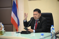 ปลัดเกษตรฯรับเรื่องร้องทุกข์จากกลุ่มเกษตรกรผู้ปลูกข้าวในพื้นที่จังหวัดสุพรรณบุรี