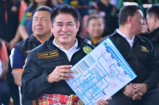 “รมว.ธรรมนัส”นำทีมเกษตรฯลุยพิจิตรมอบถุงยังชีพ–โฉนดที่ดิน