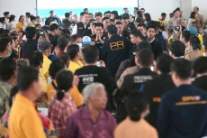 “ร้อยเอกธรรมนัส”นำทีมรัฐมนตรีช่วยฯ