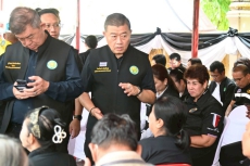 ปลัดเกษตรฯร่วมลงพื้นติดตามสถานการณ์น้ำ