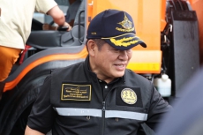 “รมว.ธรรมนัส”สั่งอ.ต.ก.ลำเลียงข้าว–น้ำดื่ม