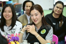 รมช.ปิยะรัฐชย์พร้อมด้วยผู้บริหาร
