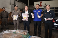 “ศูนย์พระพิรุณฯ”บุกยึดเนื้อเถื่อนล็อตใหญ่